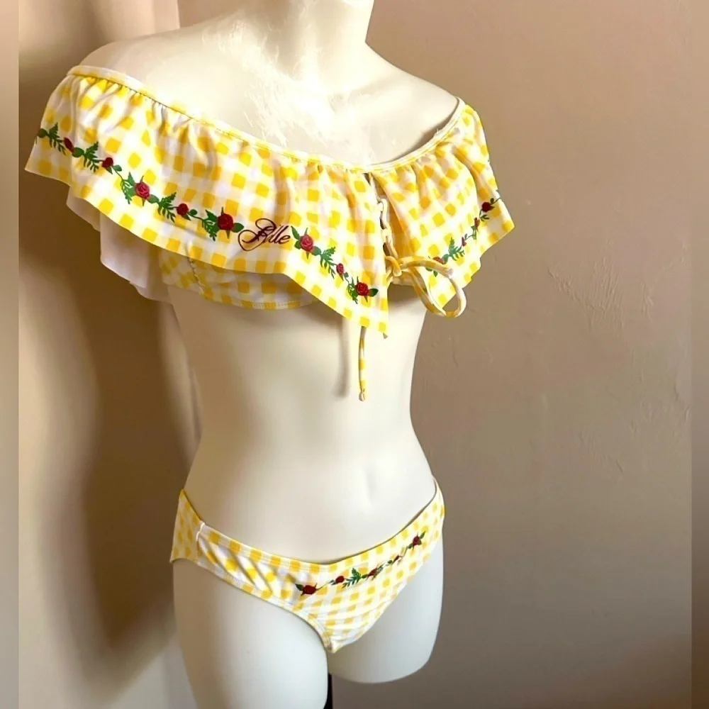 Hot Topic 2 piece bikini - Picture 2 of 6